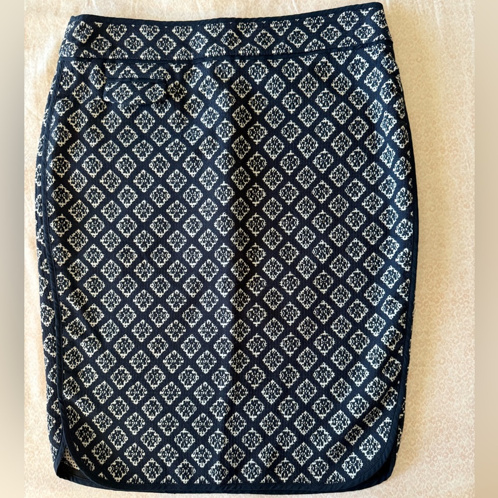LOFT Navy and White Geometric Pencil Skirt